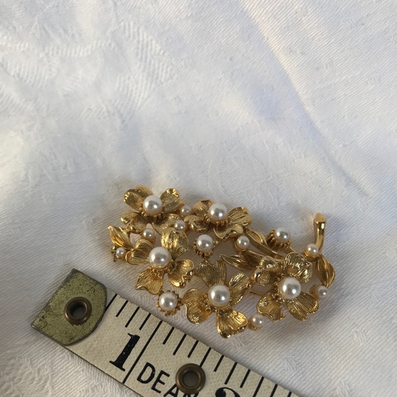 Vintage Gold and Pearl Brooch - Picture 9 of 9